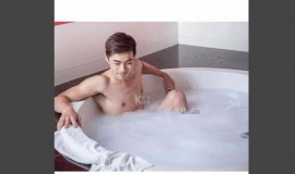 台湾型男帅哥許禾浴室艺术照片