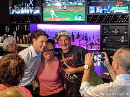 加拿大总理特鲁多光临同性恋酒吧 同志新闻 第6张