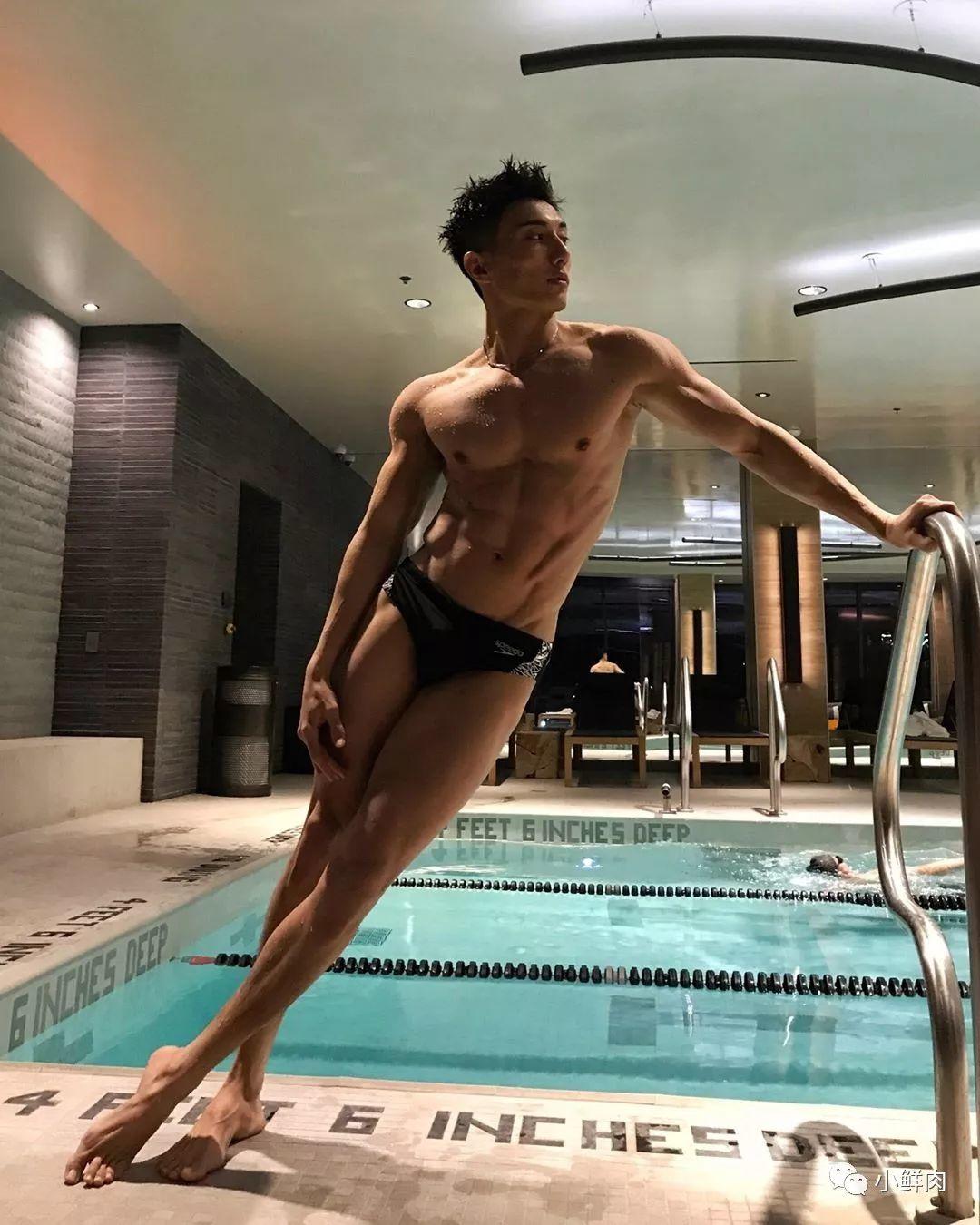 男模赵亮最新泳裤硬照一览，这谁能遭得住啊？