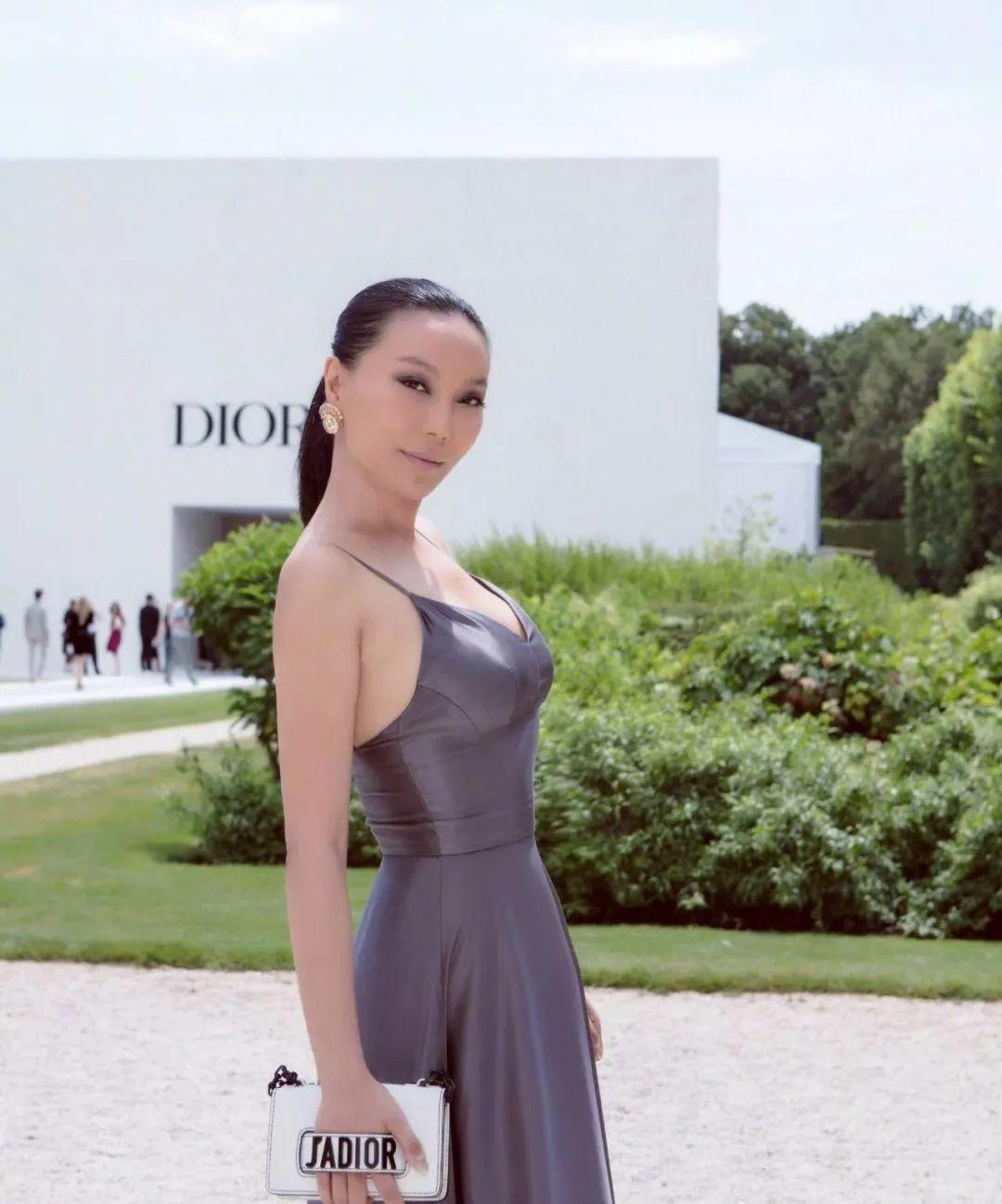 韩东君成为Dior香氛世家大使，迷惘许久的New Dior总算是醒了！