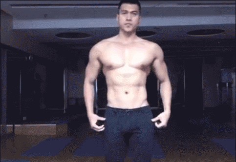 这个爱拍小视频的肌肉男终于被网友扒出来了! 健身穿搭 第6张