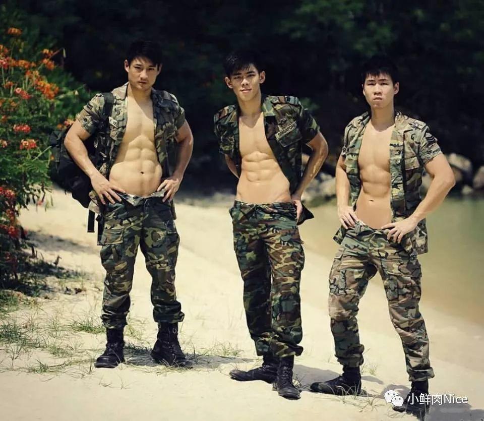 一组泰国军人照。