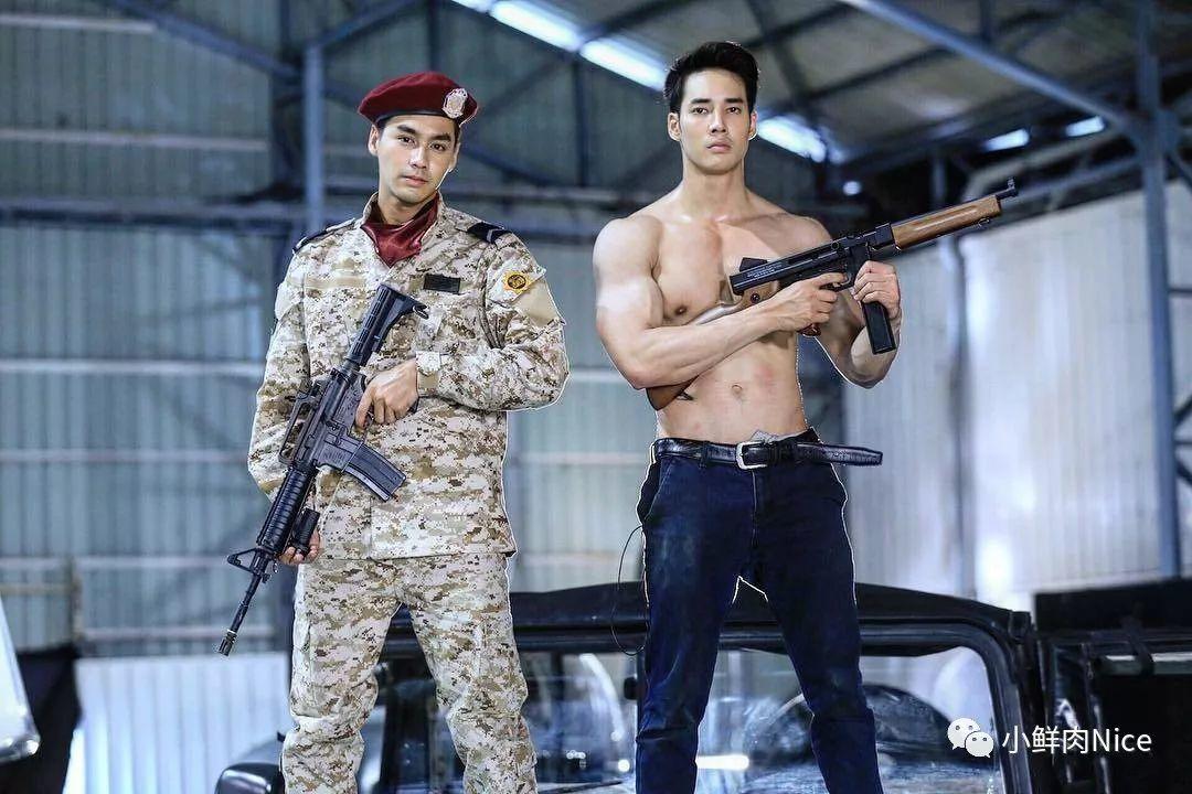 一组泰国军人照。