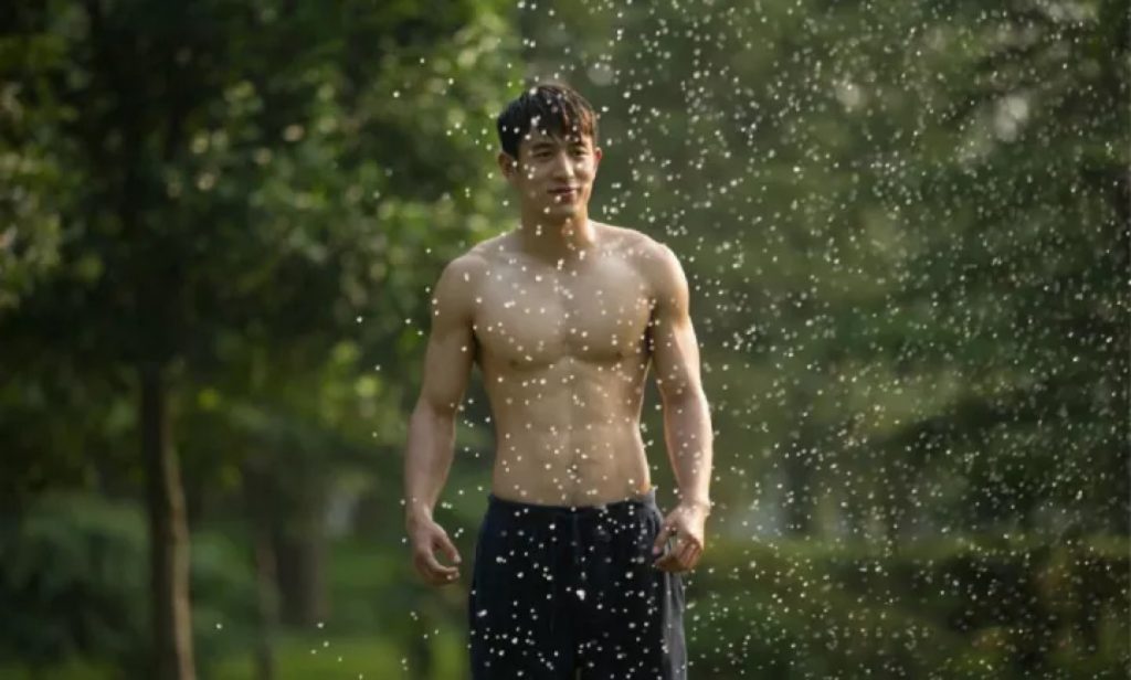 郑州大学篮球队运动帅哥澡堂泡澡被拍 时尚型男 第23张