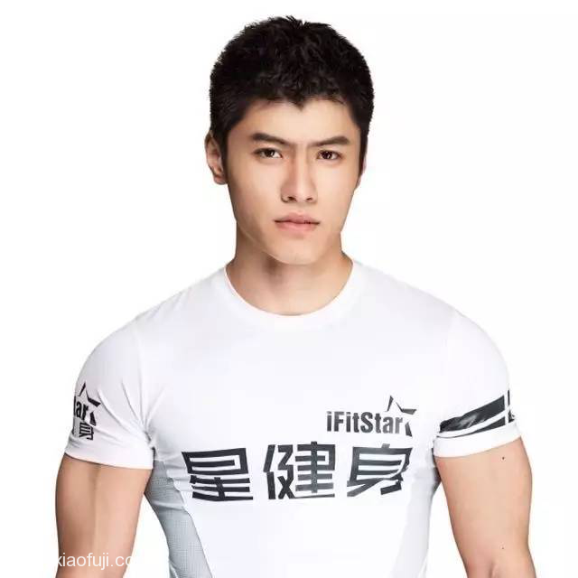 他是星健身的新晋小鲜肉，性感教练刘兆丰~ 时尚型男 第8张